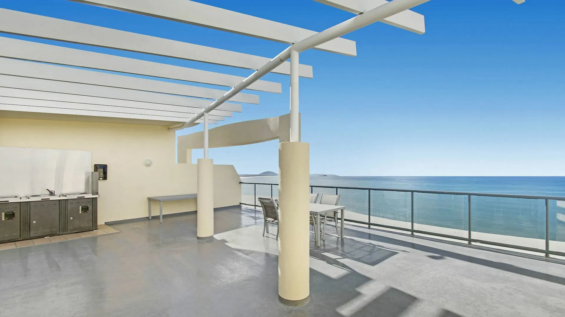 Mantra Mooloolaba Beach Aparthotel
